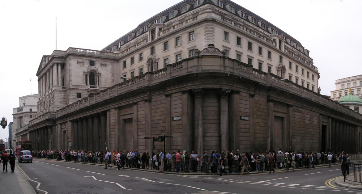 The queue at the Bank of England (2.5Hrs) for Open House 2006