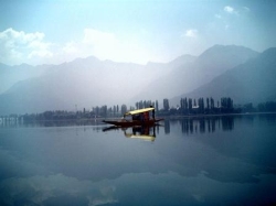 Picture by Gautam Chatterjea : Shikara lake side