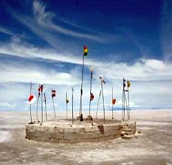 Picture by The Ant : Salt Flats flag stand, Uyuni